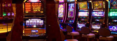 mwp88 Casino lobby showing baccarat and live dealer tables